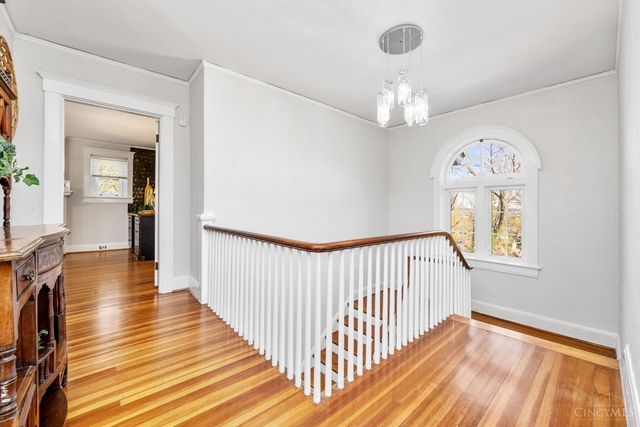 718 Clinton Springs Avenue, Cincinnati, OH 45229