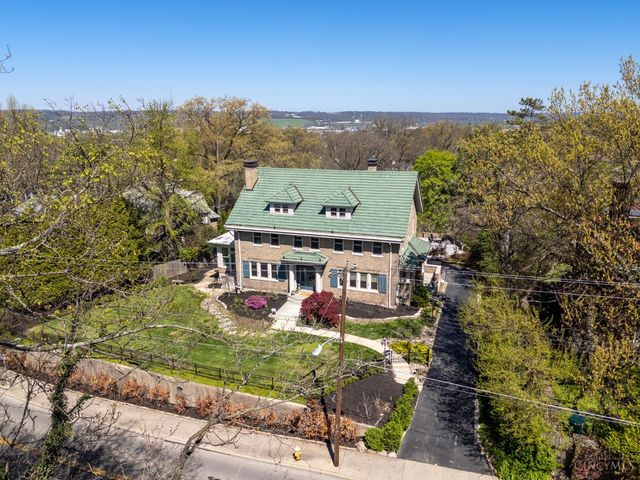 718 Clinton Springs Avenue, Cincinnati, OH 45229