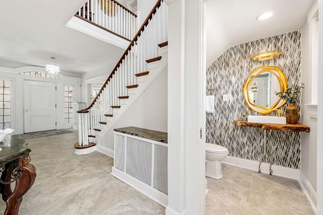 718 Clinton Springs Avenue, Cincinnati, OH 45229