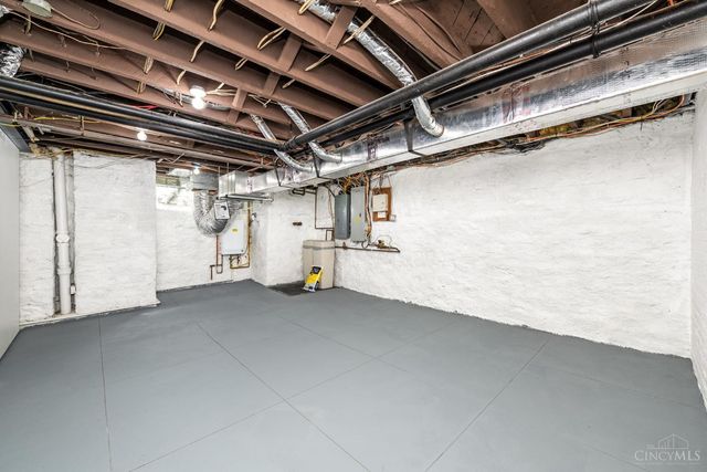 718 Clinton Springs Avenue, Cincinnati, OH 45229