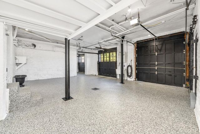 718 Clinton Springs Avenue, Cincinnati, OH 45229
