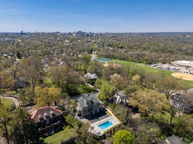 718 Clinton Springs Avenue, Cincinnati, OH 45229