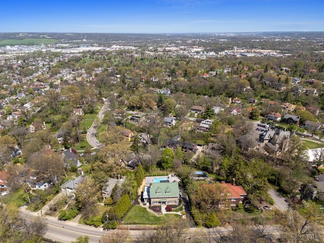 718 Clinton Springs Avenue, Cincinnati, OH 45229