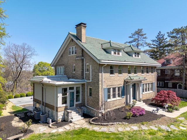 718 Clinton Springs Avenue, Cincinnati, OH 45229