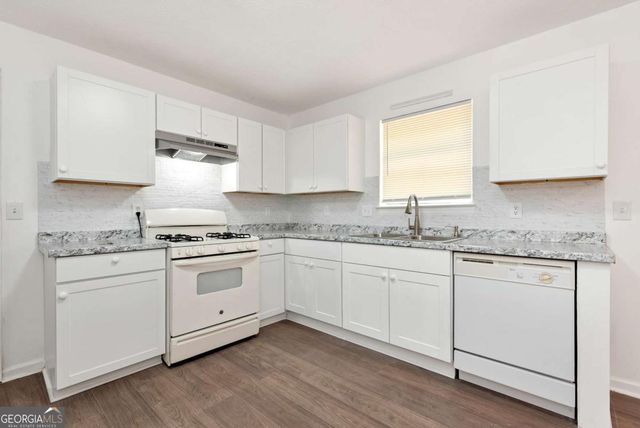 556 Sunfield Drive NW, Lilburn, GA 30047