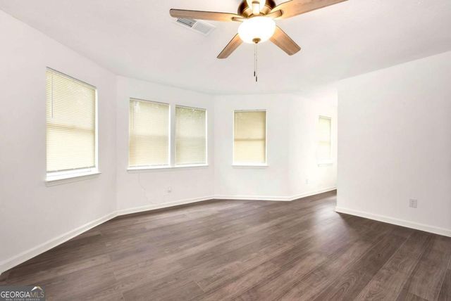 556 Sunfield Drive NW, Lilburn, GA 30047