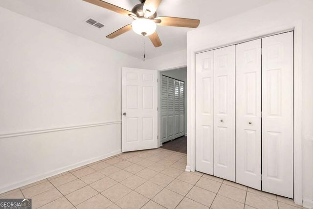 556 Sunfield Drive NW, Lilburn, GA 30047