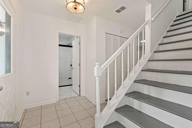 556 Sunfield Drive NW, Lilburn, GA 30047