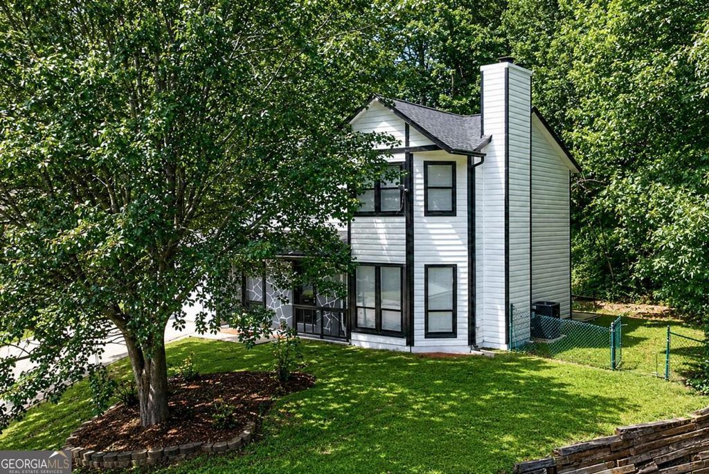 556 Sunfield Drive NW, Lilburn, GA 30047