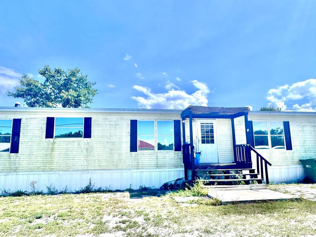 2030 SE 24th Boulevard, Okeechobee, FL 34974