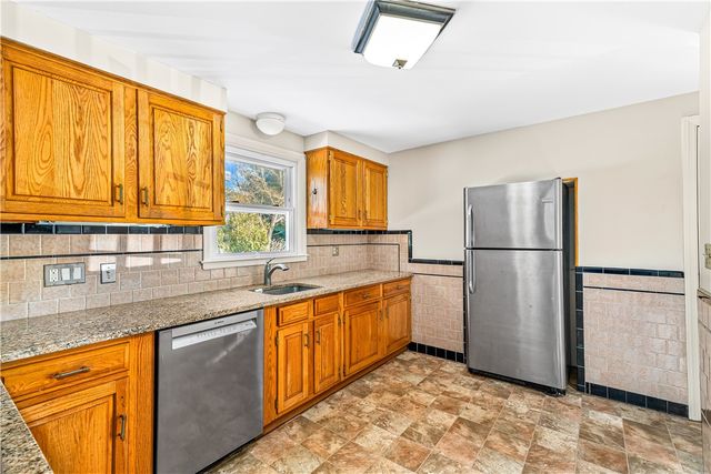 52 Dahlia Street, Warwick, RI 02888