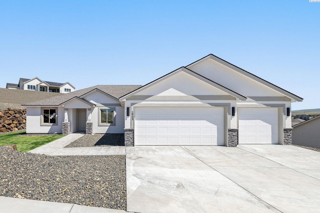 2903 S Osborne St, Kennewick, WA 99338