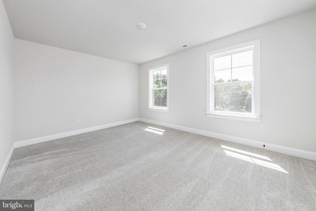 1573 OLDMANS CREEK RD, Swedesboro, NJ 08085