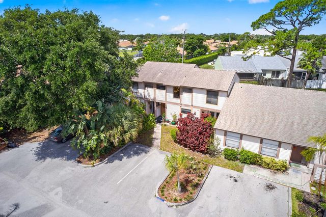 124 Sherwood Circle 11b, Jupiter, FL 33458