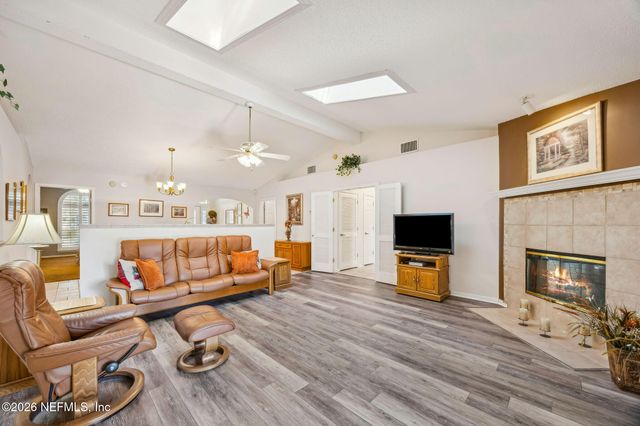 4364 HOLLYGATE Drive, Jacksonville, FL 32258