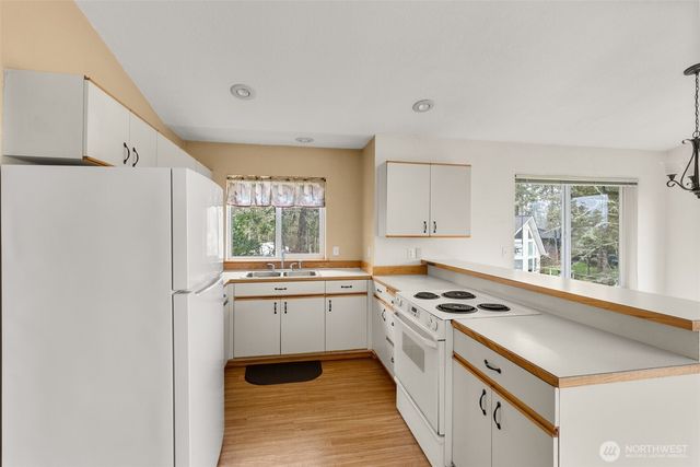 821 Ketch Court, Ocean Shores, WA 98569