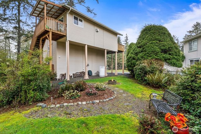 821 Ketch Court, Ocean Shores, WA 98569