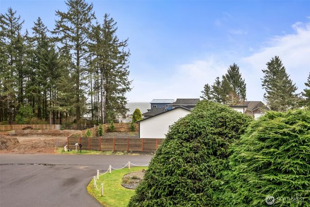 821 Ketch Court, Ocean Shores, WA 98569