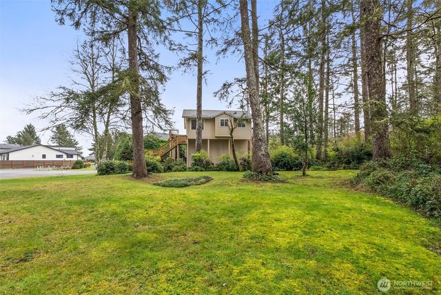 821 Ketch Court, Ocean Shores, WA 98569