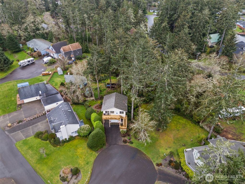 821 Ketch Court, Ocean Shores, WA 98569