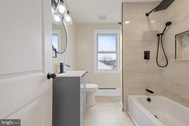 261 B ST, Carneys Point, NJ 08069