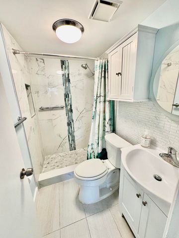 600 SNUG HARBOR Drive A10, Boynton Beach, FL 33435