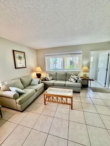 600 SNUG HARBOR Drive A10, Boynton Beach, FL 33435