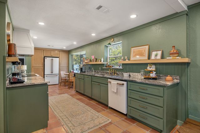 20616 E Grove Club Lake Road, Whitehouse, TX 75791