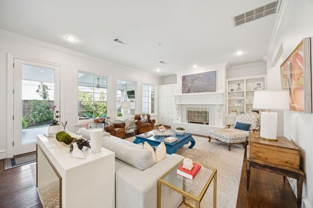 7423 Marquette Street, Dallas, TX 75225