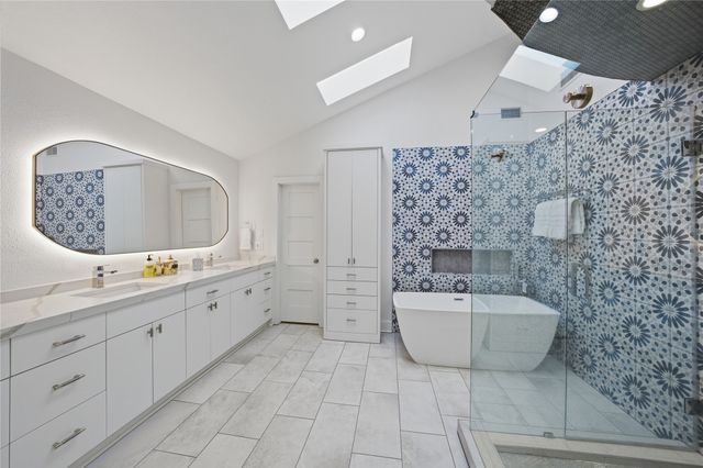 648 Enchanted Isles Drive, Mabank, TX 75156