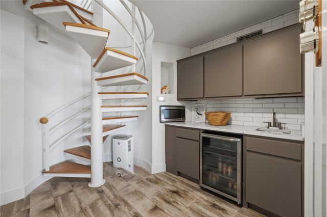 648 Enchanted Isles Drive, Mabank, TX 75156