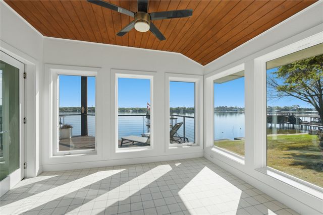 648 Enchanted Isles Drive, Mabank, TX 75156