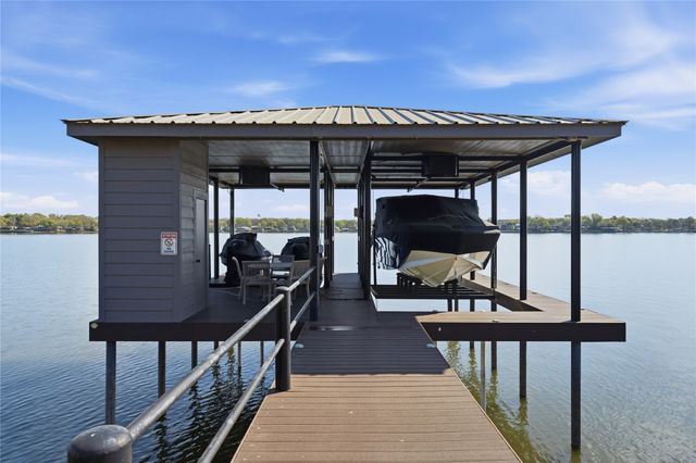 648 Enchanted Isles Drive, Mabank, TX 75156