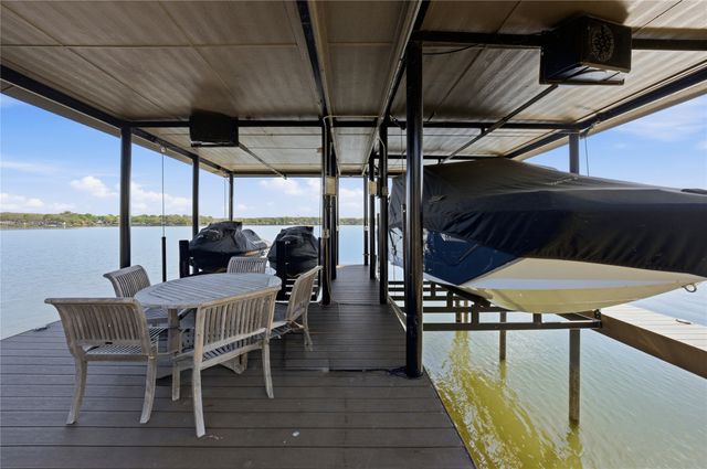 648 Enchanted Isles Drive, Mabank, TX 75156