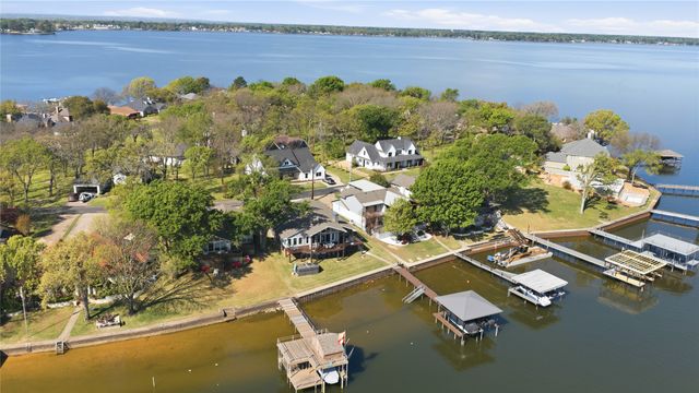 648 Enchanted Isles Drive, Mabank, TX 75156