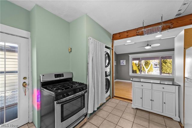 2236 Richland Avenue, Lakewood, OH 44107