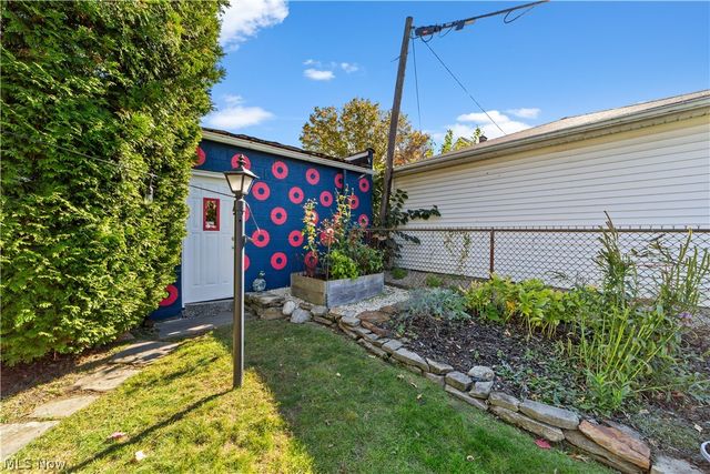 2236 Richland Avenue, Lakewood, OH 44107