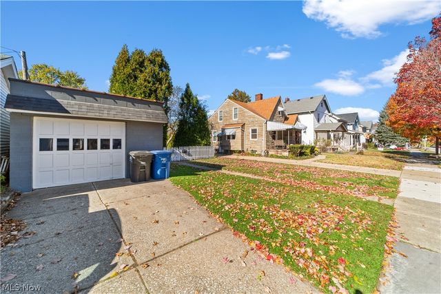 2236 Richland Avenue, Lakewood, OH 44107