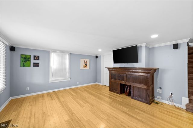 2236 Richland Avenue, Lakewood, OH 44107