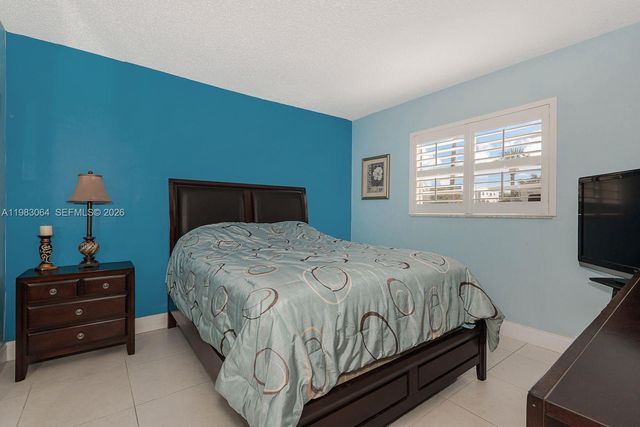 4270 NW 40th Street 201, Lauderdale Lakes, FL 33319