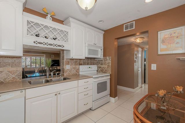 4270 NW 40th Street 201, Lauderdale Lakes, FL 33319