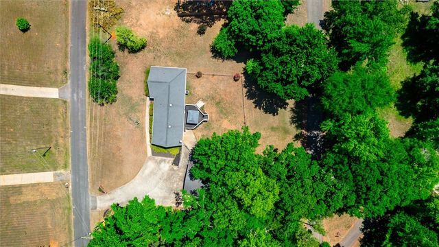 1815 Old Pearman Dairy Road, Anderson, SC 29625