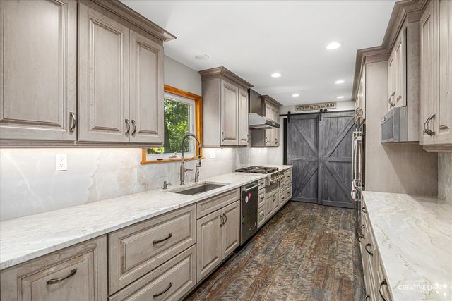 7N035 Smith Street, South Elgin, IL 60177