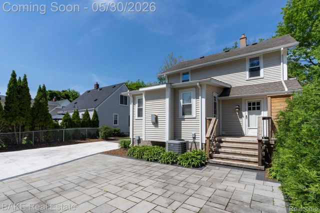 610 Blunk Street, Plymouth, MI 48170