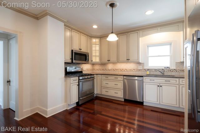 610 Blunk Street, Plymouth, MI 48170
