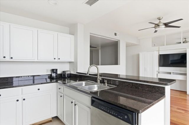 3040 Peachtree NW Road 805, Atlanta, GA 30305