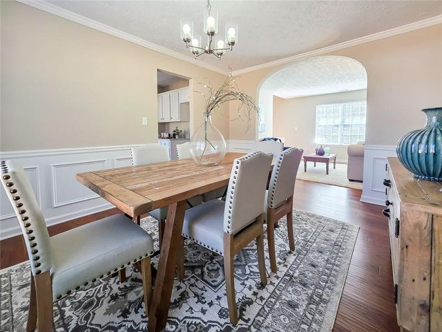 1010 Hidden Pond Lane, Roswell, GA 30075