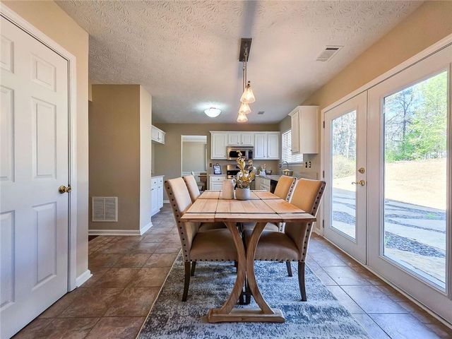 1010 Hidden Pond Lane, Roswell, GA 30075