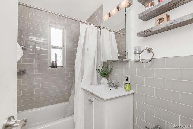 125 Bronx River Road 2C, Yonkers, NY 10704