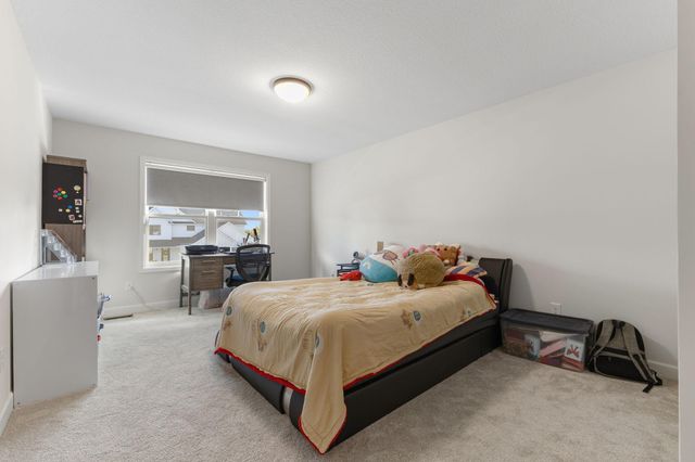 17940 Headwaters Drive, Lakeville, MN 55044